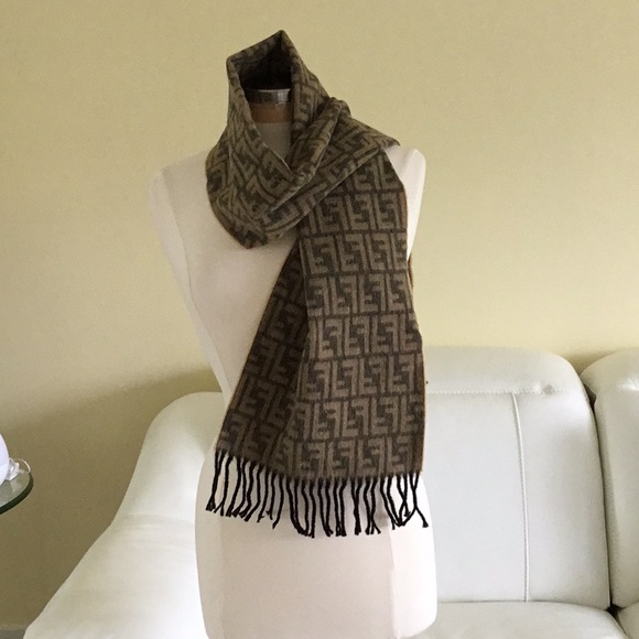 FENDI SCARF - Picture 2 of 4